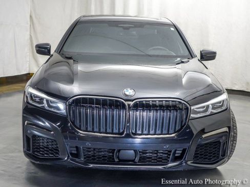 Used 2022 BMW 750i xDrive w/ Executive Package AWD/4WD image 6
