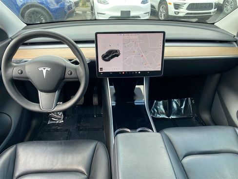 Used 2025 Tesla Model Y Long Range RWD image 11