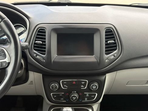 Used 2019 Jeep Compass Latitude w/ Safety & Security Group AWD/4WD image 14