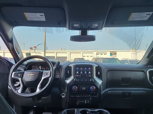Used 2022 Chevrolet Silverado 1500 LT AWD/4WD image 20