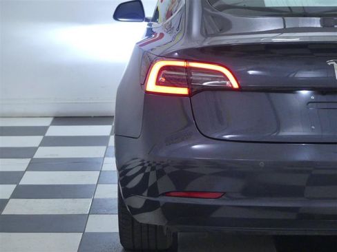 Used 2018 Tesla Model 3 Long Range AWD/4WD image 27