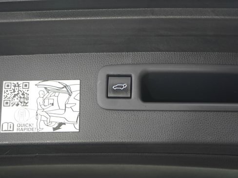 Used 2022 Toyota Highlander Platinum image 21