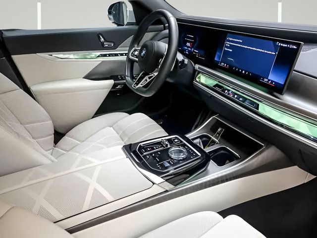 Used 2023 BMW 760i xDrive AWD/4WD image 28