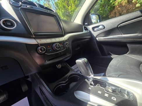 Used 2014 Dodge Journey SXT w/ Flexible Seating Group FWD image 21