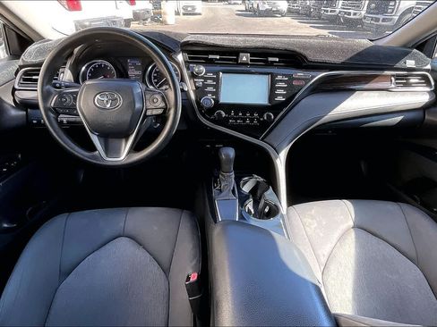 Used 2020 Toyota Camry LE FWD image 10