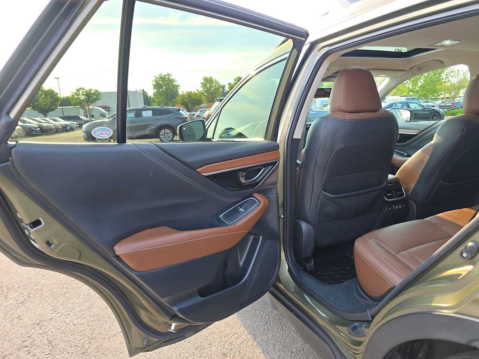 Used 2022 Subaru Outback Touring w/ Popular Package #2 AWD/4WD image 18