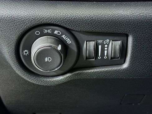 New 2026 Chrysler Pacifica Select w/ S Appearance Package image 10