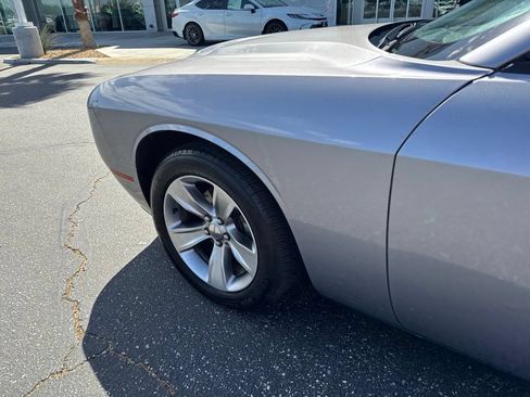Used 2017 Dodge Challenger SXT RWD image 9