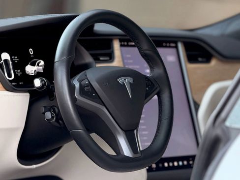 Used 2020 Tesla Model S Long Range image 13