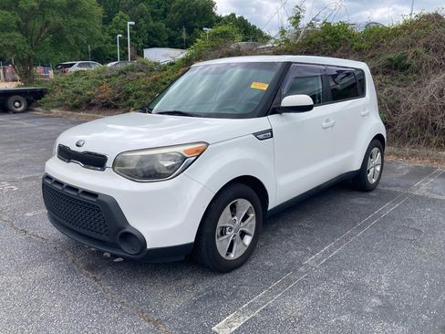 Used 2016 Kia Soul FWD image 2