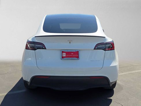 Used 2022 Tesla Model Y Long Range AWD/4WD image 4