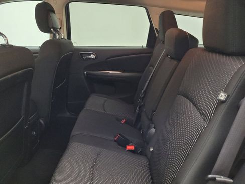 Used 2020 Dodge Journey SE w/ SE Popular Equipment Group FWD image 18