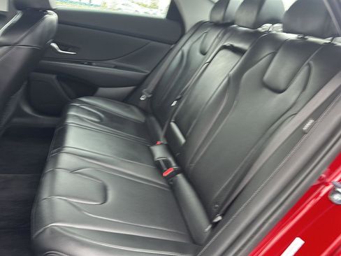 Used 2025 Hyundai Elantra Limited FWD image 11