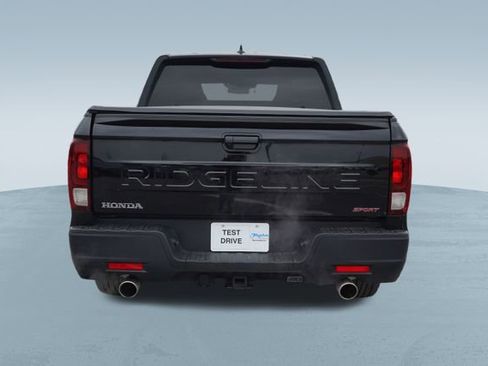 Used 2025 Honda Ridgeline Sport image 8