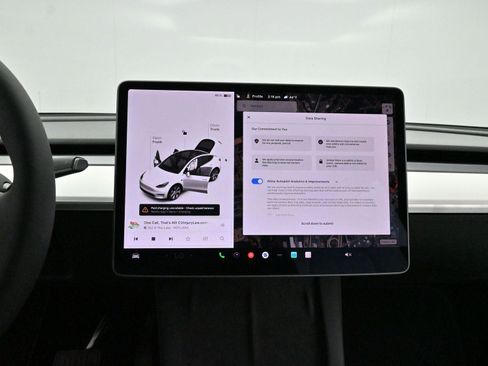 Used 2021 Tesla Model Y Long Range image 18