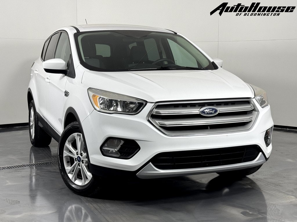 Used 2017 Ford Escape SE AWD/4WD image 1