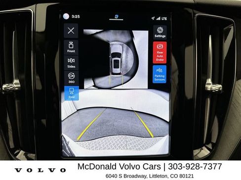 Certified 2025 Volvo XC60 B5 Plus w/ Climate Package AWD/4WD image 17
