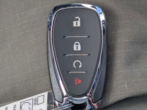 Used 2025 Chevrolet Trax LT w/ LT Convenience Package FWD image 37