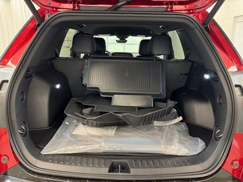 New 2026 GMC Terrain AT4 w/ Technology Package II AWD/4WD image 24