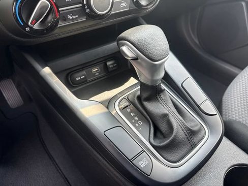 Used 2024 Kia Soul LX w/ Option Group 015 FWD image 31