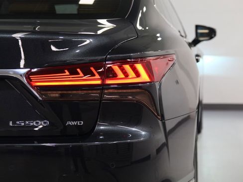Used 2021 Lexus LS 500 AWD w/ Accessory Package (Z1) image 15
