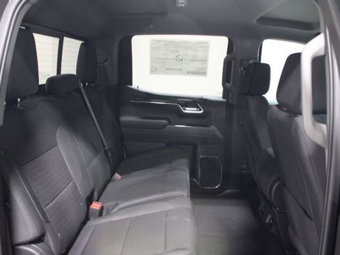 New 2026 GMC Sierra 1500 SLE image 29