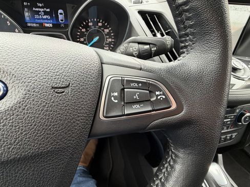 Used 2018 Ford Escape Titanium AWD/4WD image 16