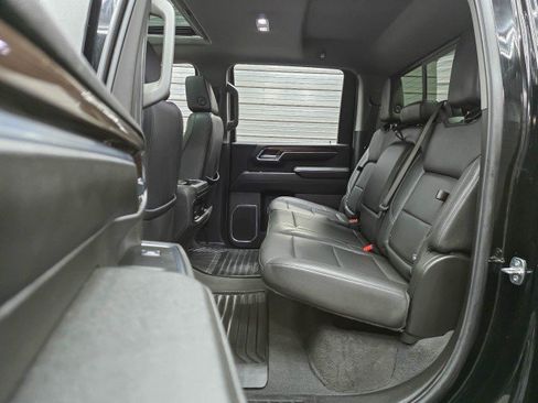 Used 2024 Chevrolet Silverado 2500 LT w/ Midnight Edition AWD/4WD image 19