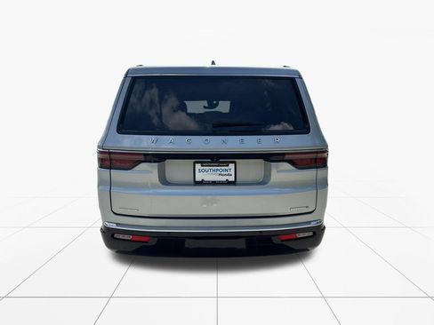 Used 2022 Jeep Wagoneer Series II AWD/4WD image 7
