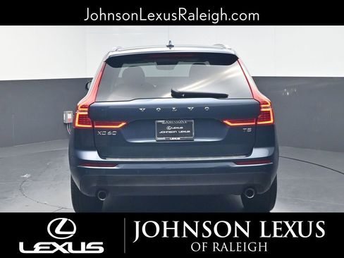 Used 2020 Volvo XC60 T5 Momentum w/ Protection Package Premier FWD image 8