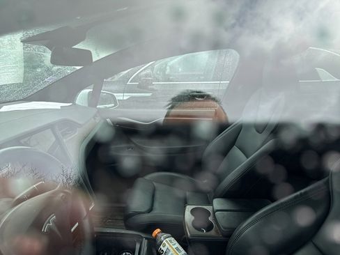 Used 2021 Tesla Model X Long Range image 3