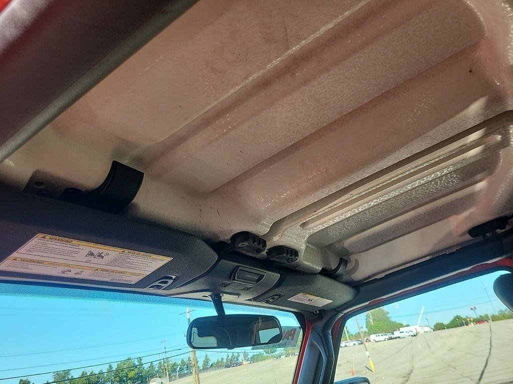 Used 2019 Jeep Wrangler Sport AWD/4WD image 13