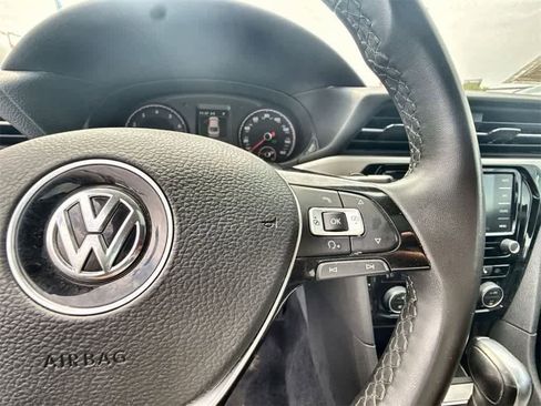 Used 2022 Volkswagen Passat 2.0T SE image 23