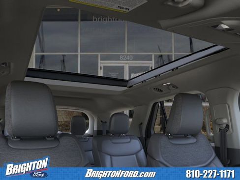 Used 2026 Ford Explorer Active AWD/4WD image 17