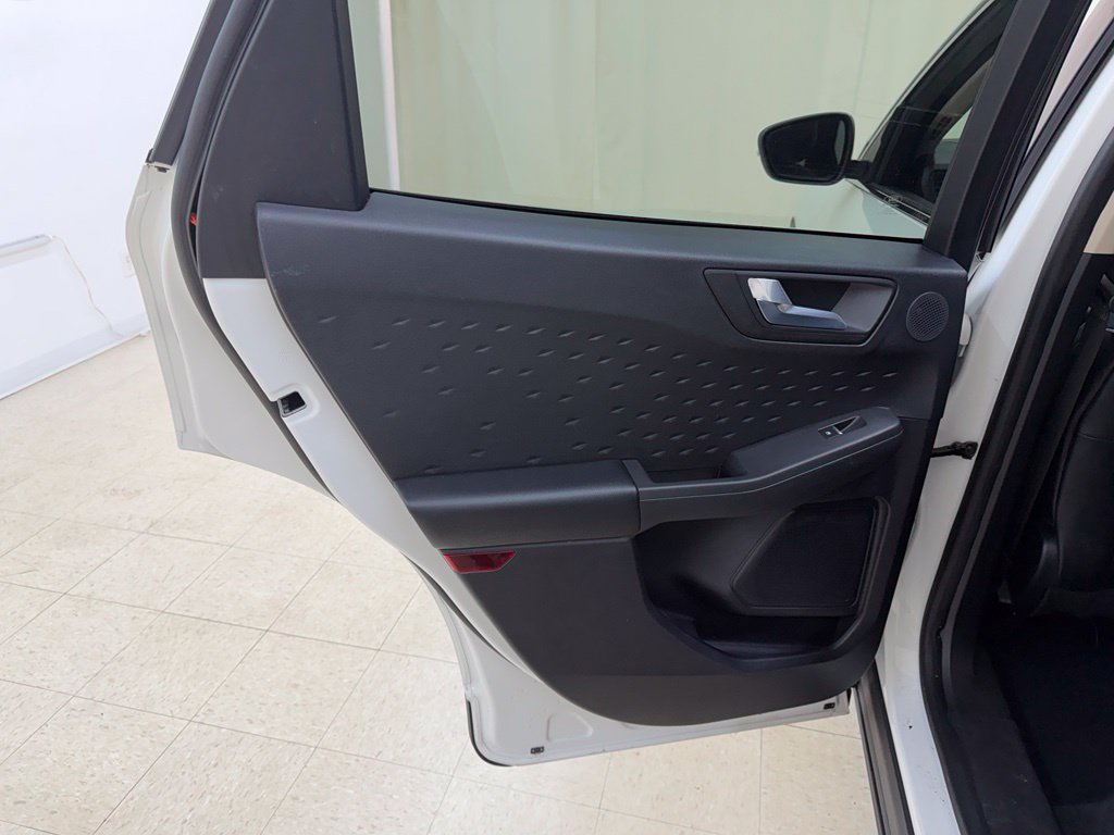 Used 2020 Ford Escape Titanium AWD/4WD image 14