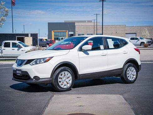 Used 2019 Nissan Rogue Sport S image 6
