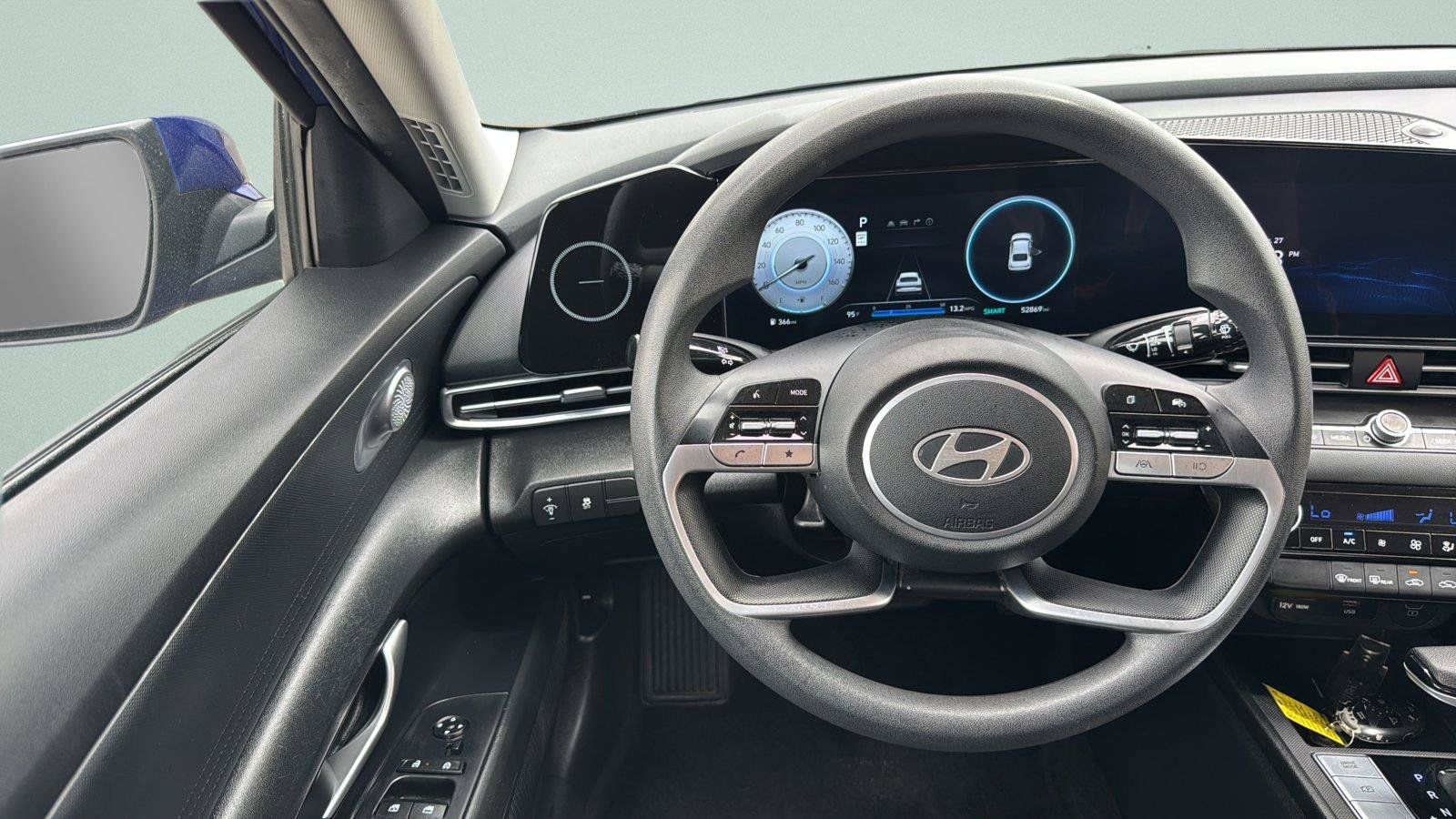 Used 2024 Hyundai Elantra SEL FWD image 19