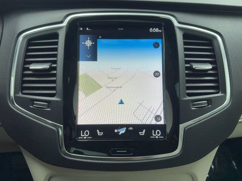 Used 2022 Volvo XC90 T5 Momentum w/ Climate Package FWD image 25