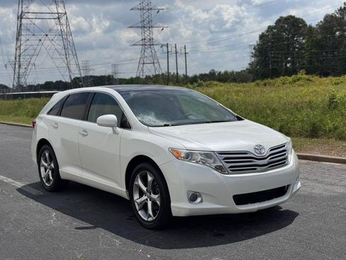 Used 2011 Toyota Venza w/ Premium Pkg #2 FWD image 2