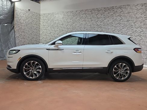 Used 2022 Lincoln Nautilus Reserve image 4