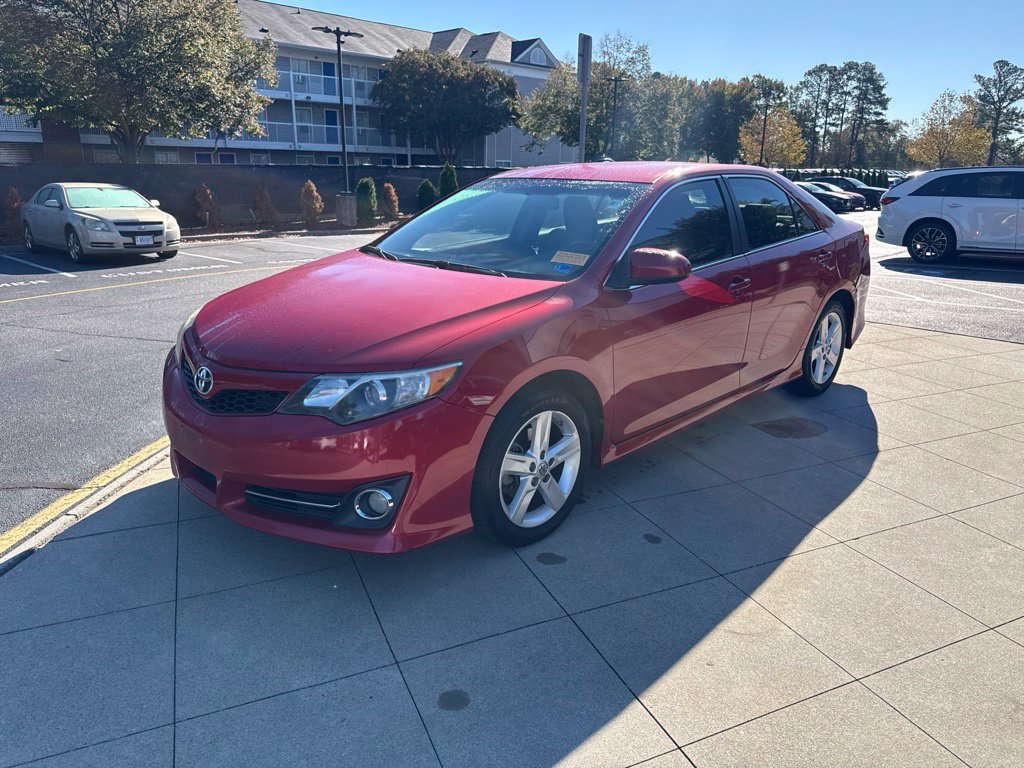 Used 2014 Toyota Camry SE FWD image 3