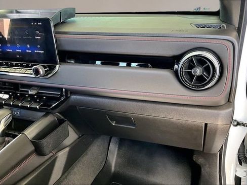 Used 2024 Chevrolet Colorado Z71 w/ Z71 Convenience Package 2 image 22