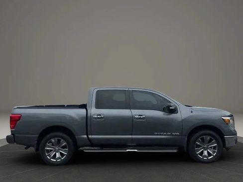 Used 2019 Nissan Titan SV w/ SV Convenience Package AWD/4WD image 13
