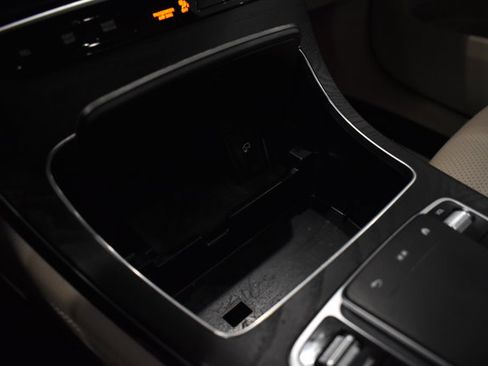 Used 2020 Mercedes-Benz GLC 300 4MATIC image 22