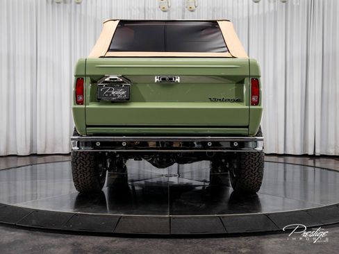 Used 2025 Ford Bronco Badlands image 18