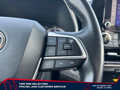 Used 2023 Toyota Highlander XLE FWD image 19