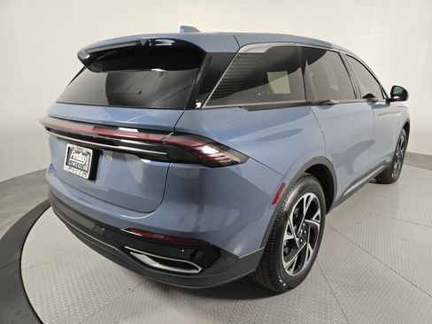 New 2026 Lincoln Nautilus Premier image 4