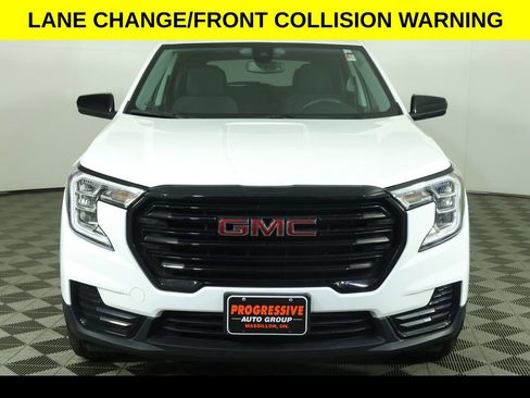 Used 2023 GMC Terrain SLE w/ Driver Convenience Package AWD/4WD image 13