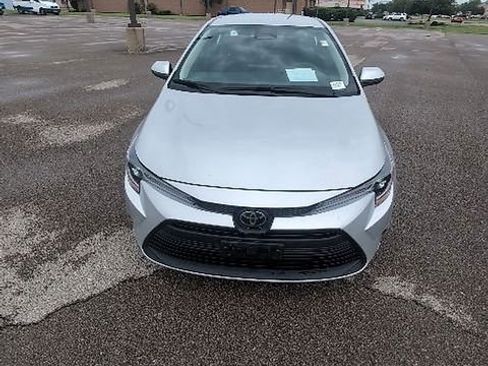 Used 2025 Toyota Corolla LE FWD image 17