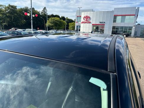 Used 2025 Toyota RAV4 LE AWD/4WD image 45